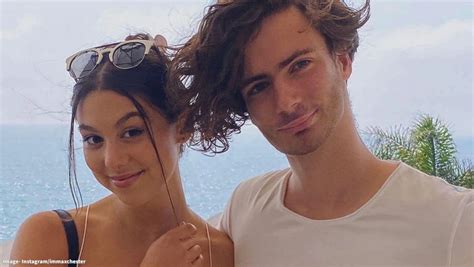 kira kosarin relationships|Kira Kosarin and Husband